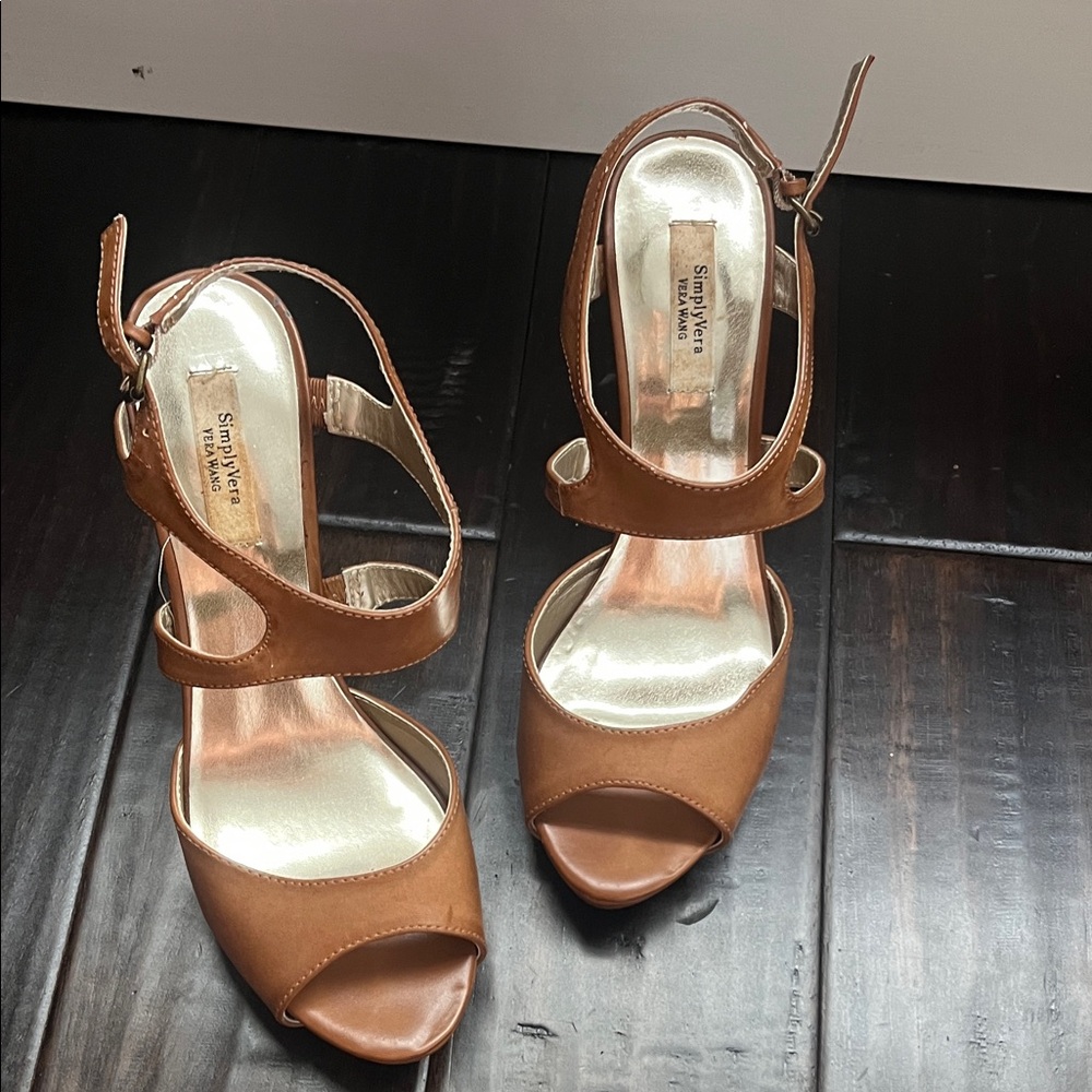Vera Wang Brown Heels
